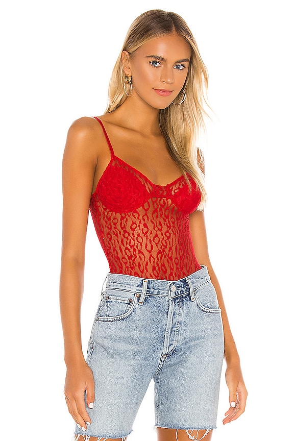 Superdown BODY TRANSPARENTE TYRA En Red REVOLVE