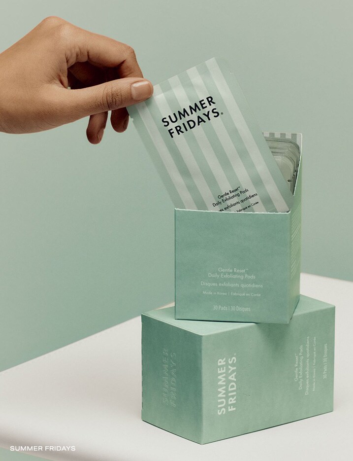 Boxes of Summer Fridays Gentle Reset Daily Exfoliating Pads.