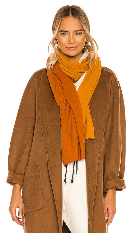 Sweater Scarf Trio DONNI. $84 