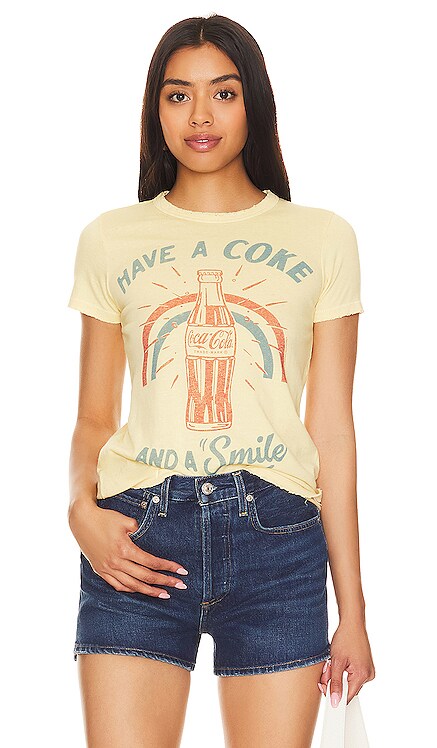 A COKE AND A SMILE Tシャツ Junk Food
