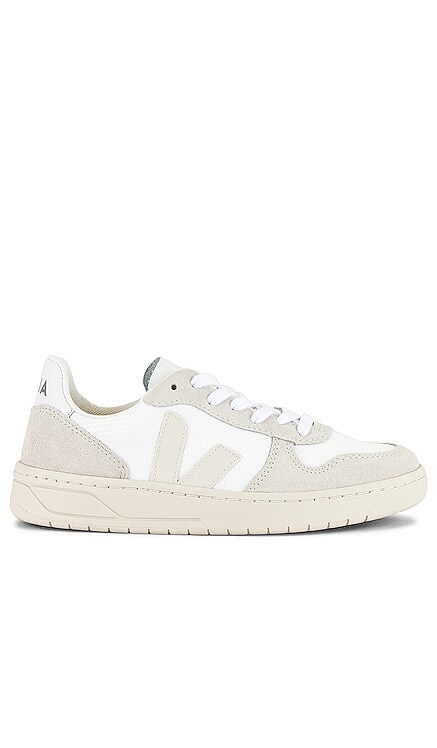 V-10 Sneaker Veja $140 
