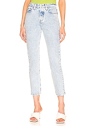 LEVI'S Wedgie Icon Fit in Bite My Dust | REVOLVE