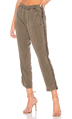 Bella Dahl Welt Pocket Trouser in Army Olive | REVOLVE