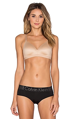 Calvin Klein Underwear Bare Shape T Shirt Bra in Bare