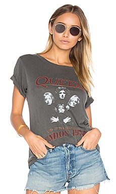 Футболка queen london '74 - DAYDREAMER от REVOLVE INT Футболка queen london '74 - DAYDREAMER от REVOLVE INT