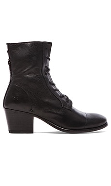 Frye hotsell courtney boot