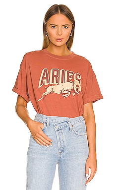 ARIES COLLEGIATE 티셔츠 Girl Dangerous $42 