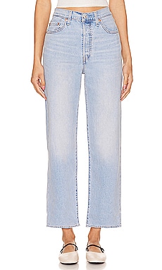 LEVI'S Ribcage Straight Ankle in Middle Road | REVOLVE
