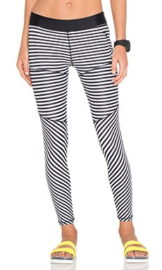 Леггинсы olivia - Lovers + Friends от REVOLVE INT Леггинсы olivia - Lovers + Friends от REVOLVE INT
