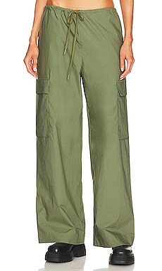 Good American Parachute Pant in Fatigue01