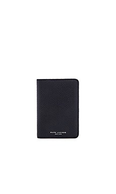 Marc jacobs hot sale passport cover