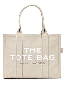 FOURRE-TOUT TRAVELER Marc Jacobs $215 