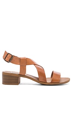 Steve Madden Lorelle Sandal in Cognac | REVOLVE