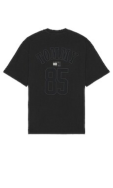 Tommy Jeans Remastered 1985 Tee in Black | REVOLVE