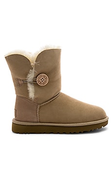 Ugg Revolve