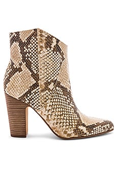 Vince camuto hotsell creestal booties