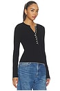 view 2 of 4 PLAYERA HENLEY DE CANALÉ EN CAPAS EMMELINE  in Black Combo