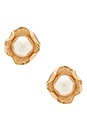 view 1 of 2 PENDIENTES DE TACHUELA CLUSTER in Gold & Pearl