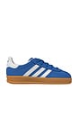 view 1 of 3 ZAPATILLA DEPORTIVA GAZELLE INDOOR in Bluebird, White & Gum 2