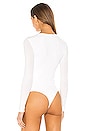 view 4 of 5 BODY in White