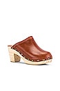 view 2 of 5 WOODPECKER クロッグ in Tan