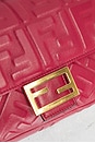 view 5 of 8 FENDI 숄더백 in Red