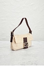 view 4 of 9 FENDI 숄더백 in Ivory