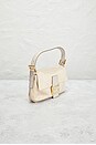view 4 of 8 FENDI ショルダーバッグ in Champagne