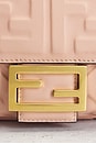 view 6 of 8 FENDI 숄더백 in Pink