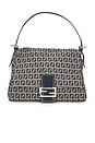 view 1 of 9 FENDI ショルダーバッグ in Beige