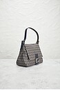 view 4 of 9 FENDI ショルダーバッグ in Beige