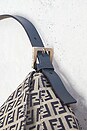 view 9 of 9 FENDI ショルダーバッグ in Beige
