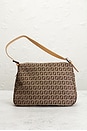 view 3 of 8 FENDI ショルダーバッグ in Beige