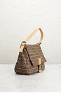 view 4 of 8 FENDI ショルダーバッグ in Beige