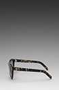 view 3 of 3 House of Harlow Carmen Sunglasses en Black/Gold in Black & Gold