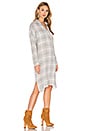 view 2 of 4 VESTIDO CAMISERO OVERSIZE in Light Grey Plaid