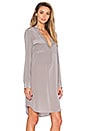 view 2 of 5 VESTIDO CAMISERO TESSA in Dove