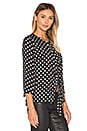 view 2 of 4 로우 노트 블라우스 in Star Print