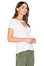 view 2 of 4 T-SHIRT DÉCOUPE V MANCHES COURTES in White