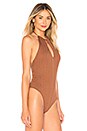 view 3 of 5 БОДИ БЕЗ РУКАВОВ ASHLYN in Brown Sugar
