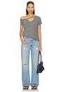 view 5 of 4 CAMISETA ASIMÉTRICA CON ESCOTE EN V Y ABERTURA EN FORMA DE OJO DE CERRADURA BRAWLEY  in Heather Grey