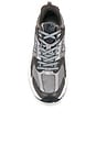 view 4 of 6 ZAPATILLA DEPORTIVA 530 in Black Metallic & Truffle Salt