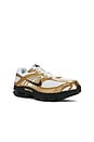 view 2 of 6 ZAPATILLA DEPORTIVA AIR MAX MOTO 2K in White & Black Metallic Gold Elemental Gold