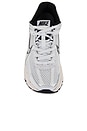 view 4 of 6 ZAPATILLAS DEPORTIVAS ZOOM VOMERO 5 in Pure Platinum, Chrome, & Light Orewood