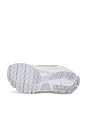 view 6 of 6 ZOOM VOMERO 5 GOLD 스니커즈 in White, Metallic Silver, & Summit White