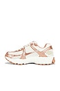 view 5 of 6 ZAPATILLA DEPORTIVA ZOOM VOMERO 5 NA36 in Sail, White & Rose Gold