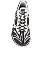 view 4 of 7 ZAPATILLA DEPORTIVA ZOOM STREAK 3 in Black, Vault, & Summit White