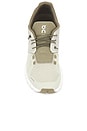 view 4 of 7 ZAPATILLA DEPORTIVA CLOUD 5 in Chalk & Grove