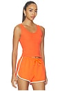 view 2 of 4 CAMISETA DE TIRANTES ESTRUCTURADA DE CANALÉ, COMPATIBLE CON SUJETADOR BLONDIE in Clementine