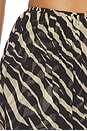 view 6 of 6 PANTALÓN PIERNA ANCHA RENIER in Zebra
